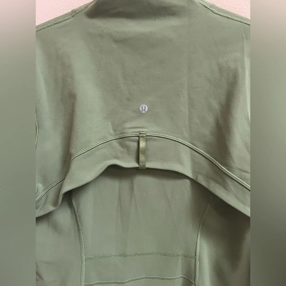 Lululemon Define- size 12 - Picture 3 of 5